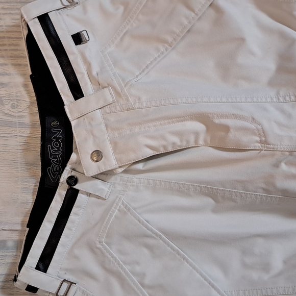 Section ski/snowboarding pants sz m inseam is 28inches waist laying flat across - Picture 5 of 12